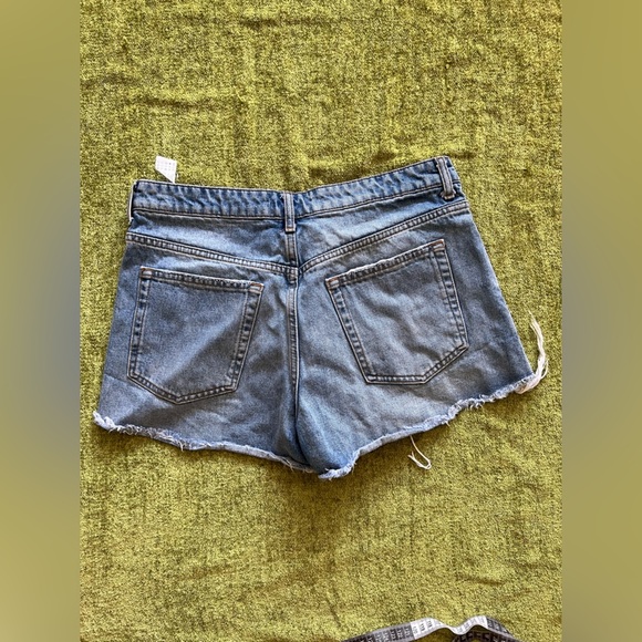 Zara Ripped Denim High Rise Shorts - Picture 3 of 4